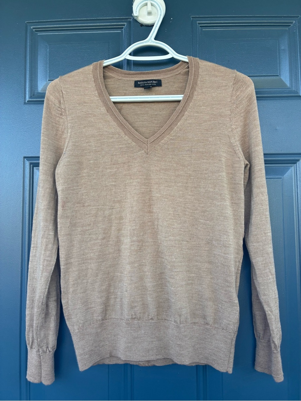 Banana Republic 100% Merino Wool V-Neck Sweater Medium Tan Beige